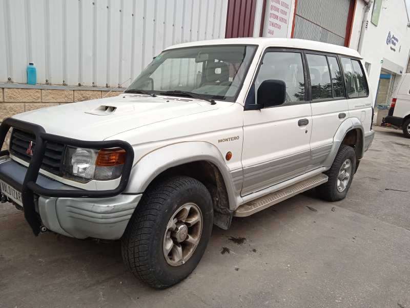 MITSUBISHI MONTERO (V20/V40)