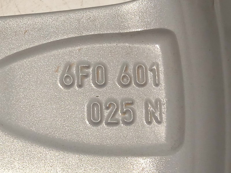 Recambio de llanta para seat ibiza v (kj1, kjg) 1.0 tsi referencia OEM IAM 6F0601025N 6F0601025G8Z8 
