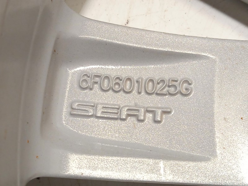 Recambio de llanta para seat ibiza v (kj1, kjg) 1.0 tsi referencia OEM IAM 6F0601025G 6F0601025G8Z8 