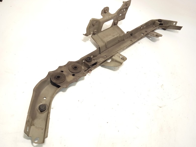 Recambio de travesaño superior para nissan pulsar hatchback (c13) 1.5 dci referencia OEM IAM F25113ZNMA  