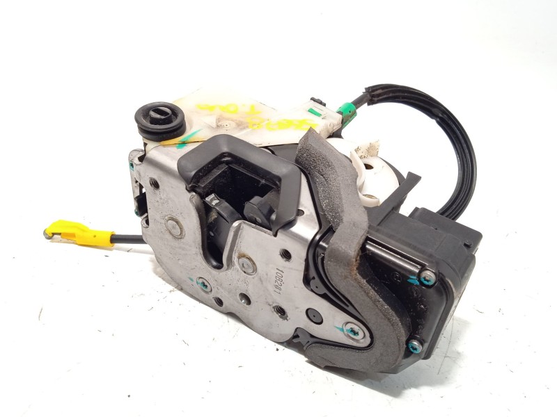 Recambio de cerradura puerta trasera derecha para chevrolet cruze (j300) 2.0 cdi referencia OEM IAM 13503808  