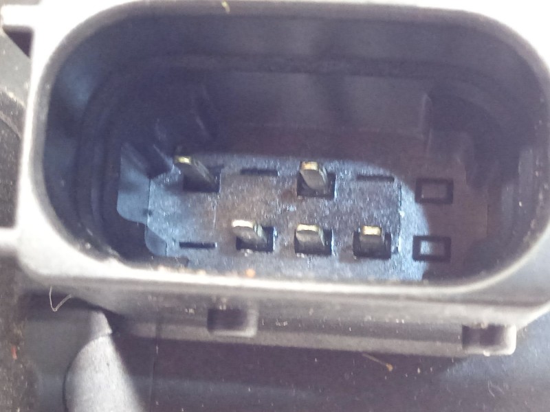 Recambio de cerradura puerta trasera derecha para chevrolet cruze (j300) 2.0 cdi referencia OEM IAM 13503808  