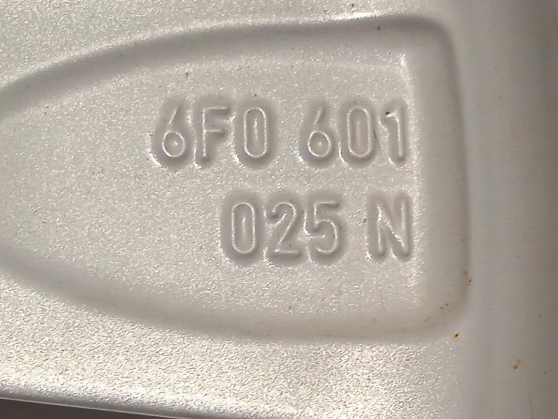 Recambio de llanta para seat ibiza v (kj1, kjg) 1.0 tsi referencia OEM IAM 6F0601025N 6F0601025G8Z8 