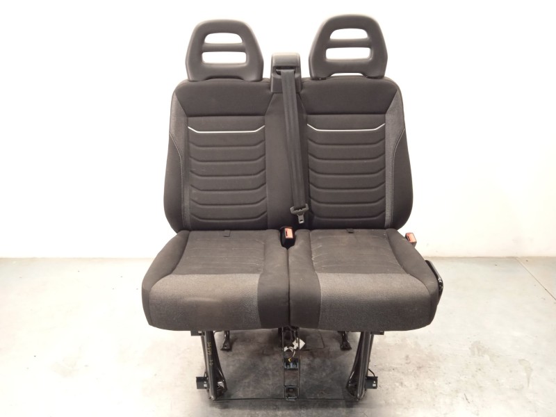 Recambio de asiento delantero derecho para iveco daily vi furgoneta 35s16, 35c16, 70c16 referencia OEM IAM 5802825447 8222001845