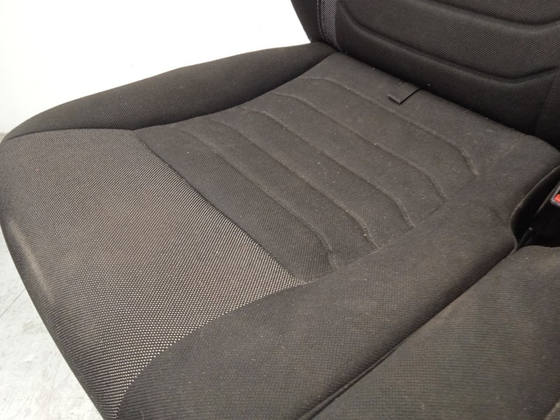 Recambio de asiento delantero derecho para iveco daily vi furgoneta 35s16, 35c16, 70c16 referencia OEM IAM 5802825447 8222001845