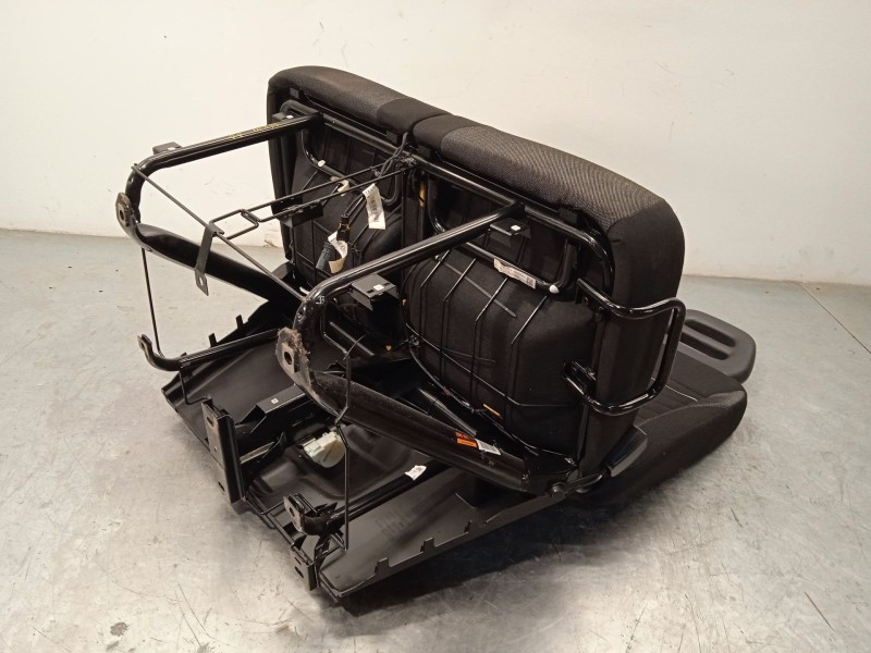 Recambio de asiento delantero derecho para iveco daily vi furgoneta 35s16, 35c16, 70c16 referencia OEM IAM 5802825447 8222001845