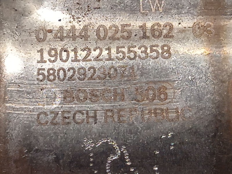 Recambio de inyector para iveco daily vi furgoneta 35s16, 35c16, 70c16 referencia OEM IAM 5802923071 580292307100 0444025162
