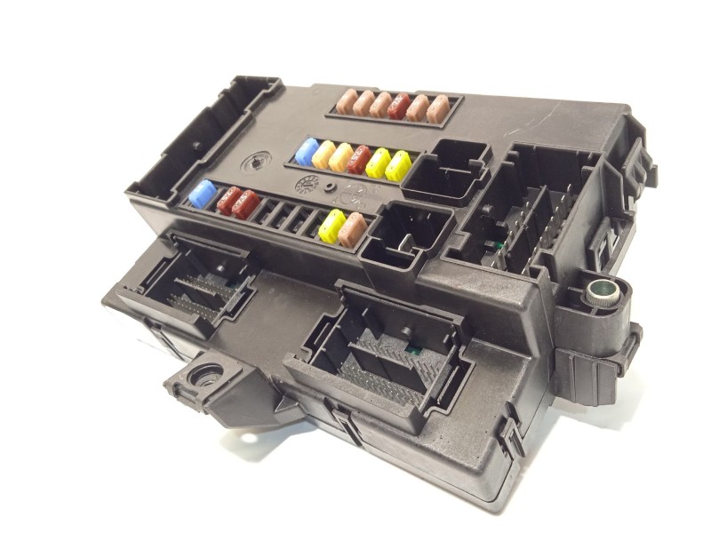 Recambio de caja reles / fusibles para iveco daily vi furgoneta 35s16, 35c16, 70c16 referencia OEM IAM 5802735650 580273565000 