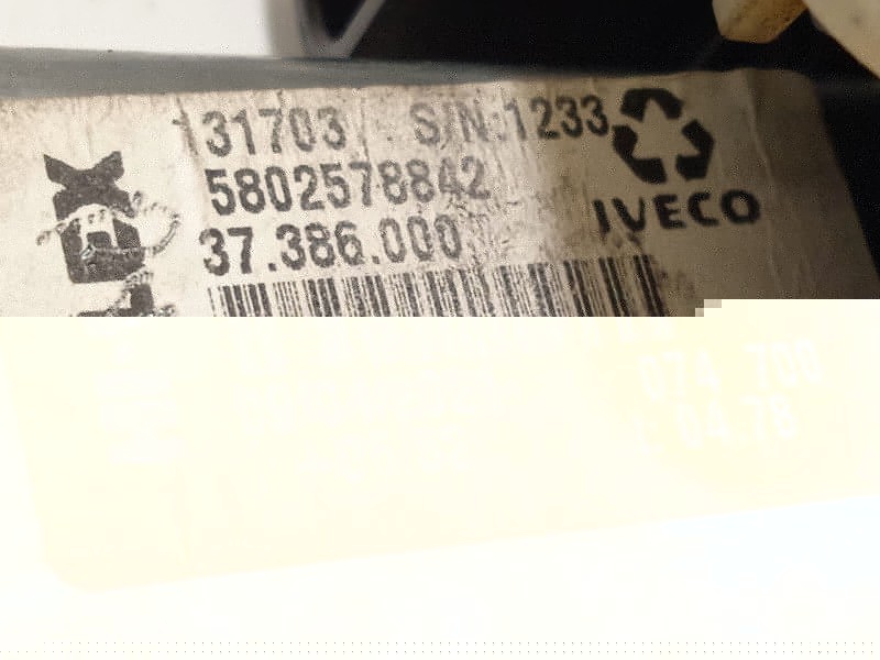 Recambio de elevalunas delantero izquierdo para iveco daily vi furgoneta 35s16, 35c16, 70c16 referencia OEM IAM 5802578842  