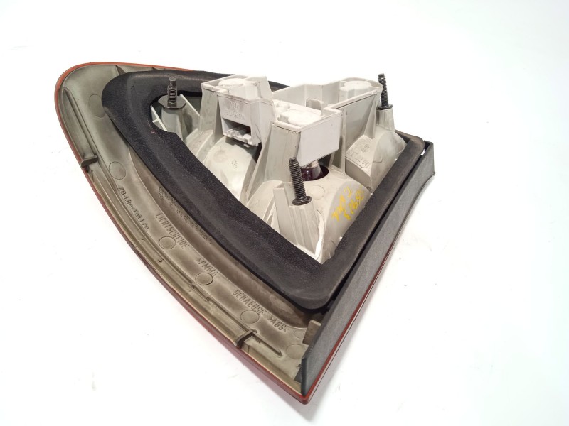 Recambio de piloto trasero derecho para bmw 3 touring (e46) 330 xd referencia OEM IAM 7165882 63217165882 