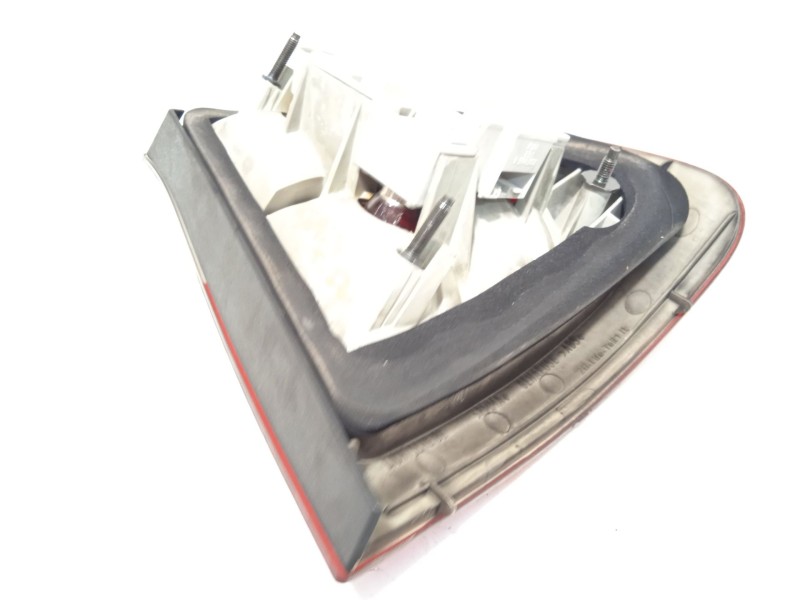 Recambio de piloto trasero izquierdo para bmw 3 touring (e46) 330 xd referencia OEM IAM 7165881 63217165881 