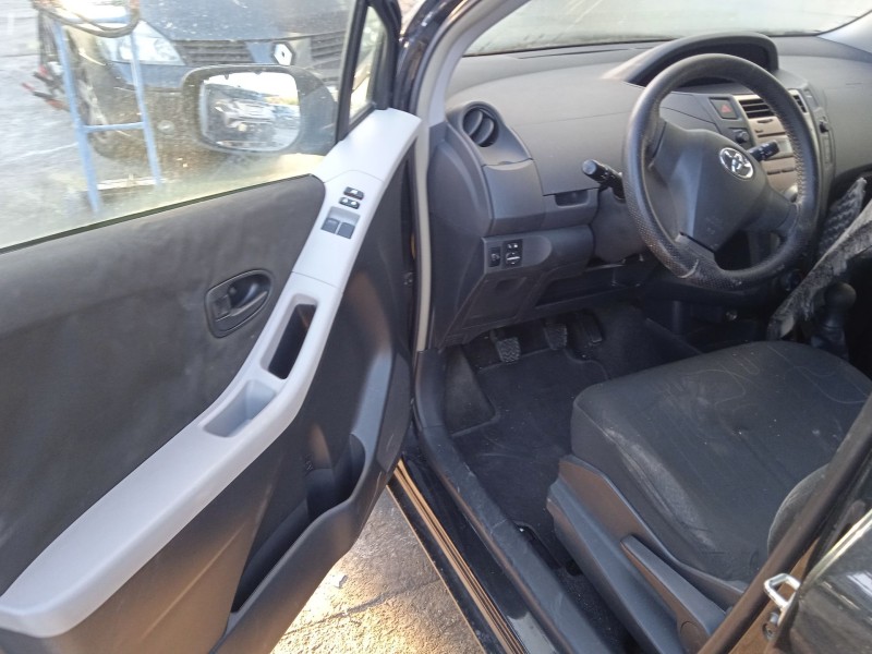 toyota yaris (_p9_) del año 2010