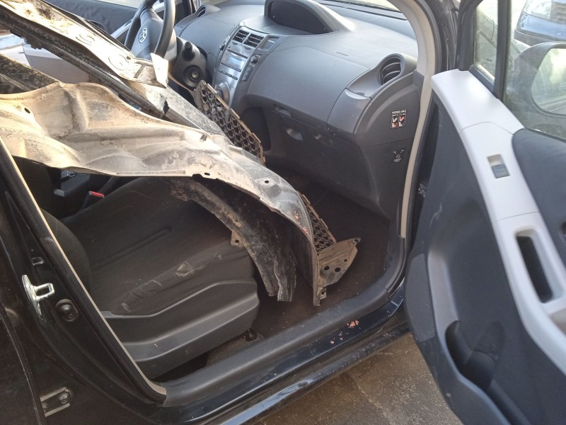 toyota yaris (_p9_) del año 2010