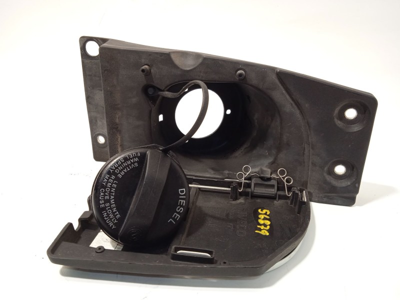 Recambio de tapa exterior combustible para iveco daily vi furgoneta 35s16, 35c16, 70c16 referencia OEM IAM 5801648112  