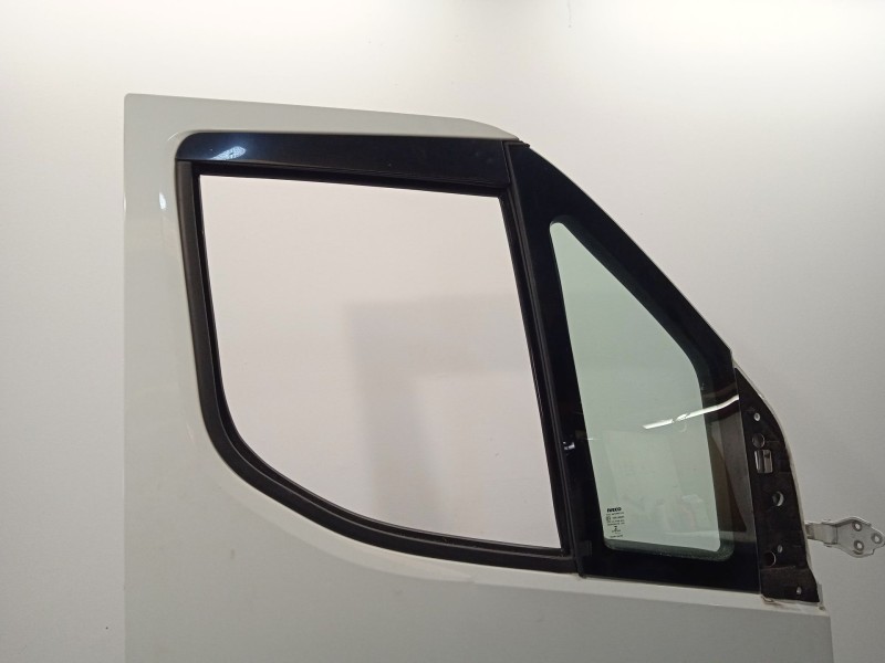 Recambio de puerta delantera derecha para iveco daily vi furgoneta 35s16, 35c16, 70c16 referencia OEM IAM 5801519999  