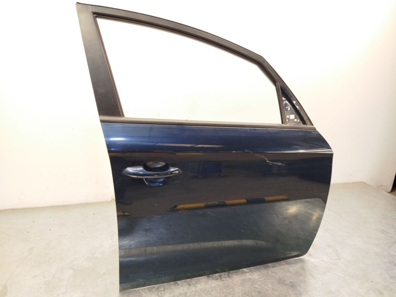 Recambio de puerta delantera derecha para kia carens iv 1.6 gdi referencia OEM IAM 76004A4000  