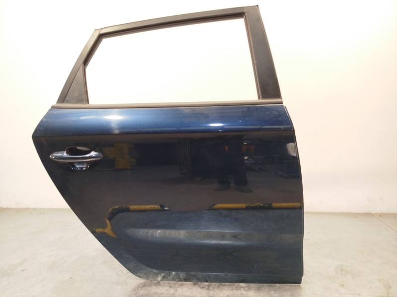Recambio de puerta trasera derecha para kia carens iv 1.6 gdi referencia OEM IAM 77004A4000  