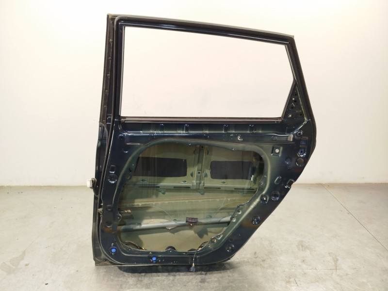 Recambio de puerta trasera derecha para kia carens iv 1.6 gdi referencia OEM IAM 77004A4000  