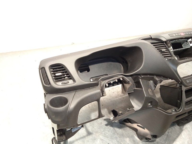 Recambio de salpicadero para iveco daily vi furgoneta 35s16, 35c16, 70c16 referencia OEM IAM 5802518566  