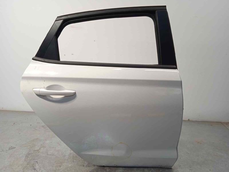 PUERTA TRASERA DERECHA 77004G4700 
