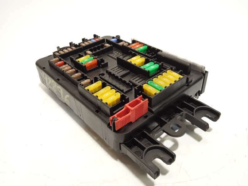 CAJA RELES / FUSIBLES 9389070 61149389070 