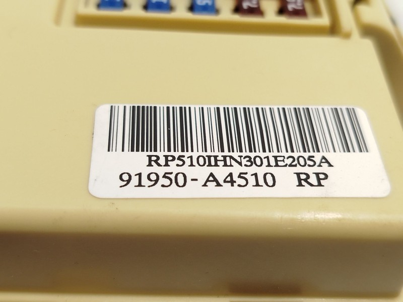 Recambio de caja reles / fusibles para kia carens iv 1.6 gdi referencia OEM IAM 91950A4510  