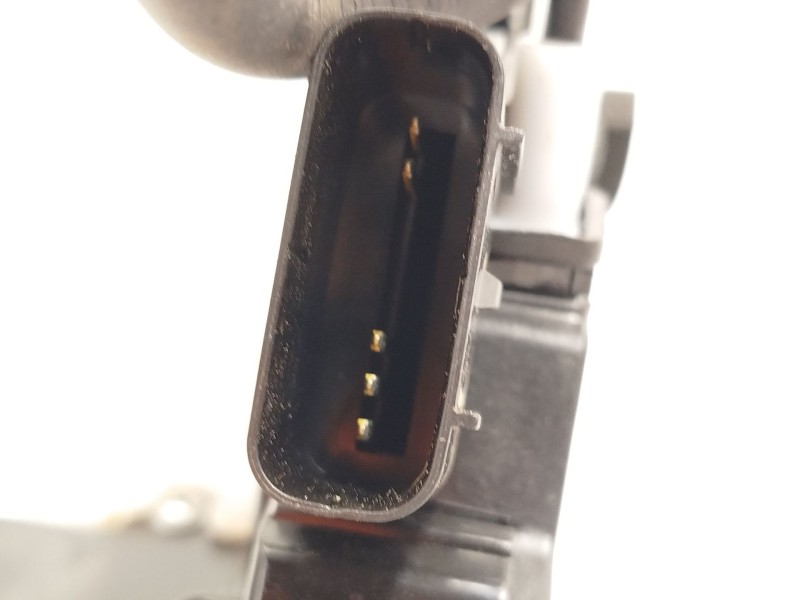 Recambio de cerradura puerta delantera derecha para kia carens iv 1.6 gdi referencia OEM IAM 81320A4010  