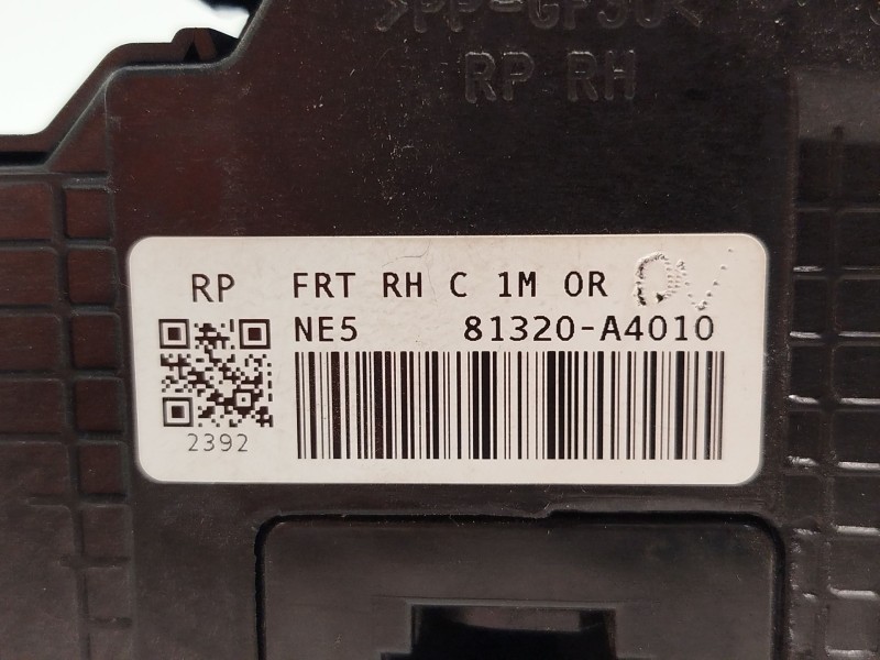Recambio de cerradura puerta delantera derecha para kia carens iv 1.6 gdi referencia OEM IAM 81320A4010  