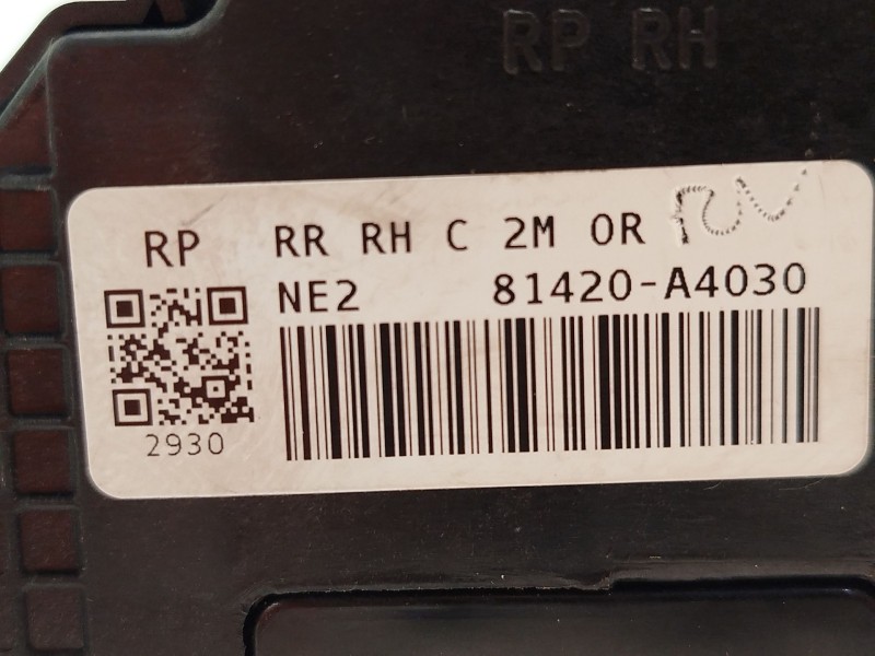 Recambio de cerradura puerta trasera derecha para kia carens iv 1.6 gdi referencia OEM IAM 81420A4030  