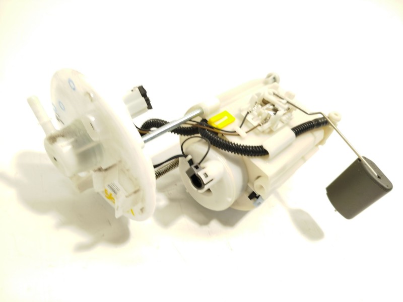 Recambio de bomba combustible para kia carens iv 1.6 gdi referencia OEM IAM 31110A4001  