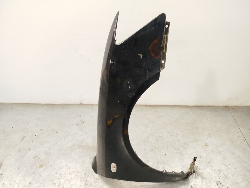 Recambio de aleta delantera derecha para hyundai sonata v (nf) 2.0 crdi referencia OEM IAM 663203K200  