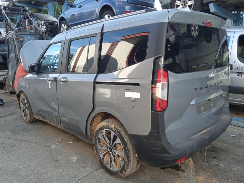 ford tourneo courier del año 2024