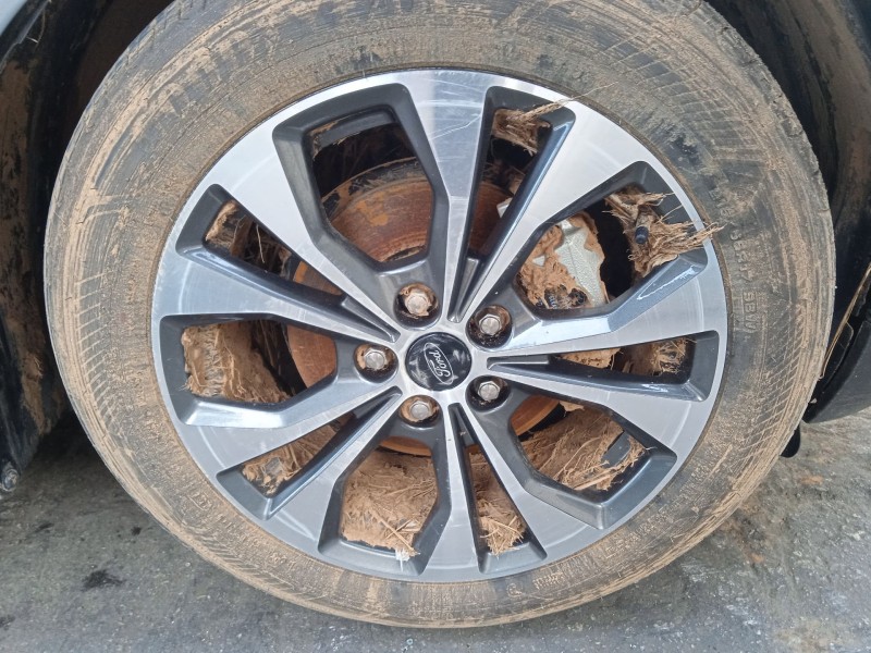 ford tourneo courier del año 2024