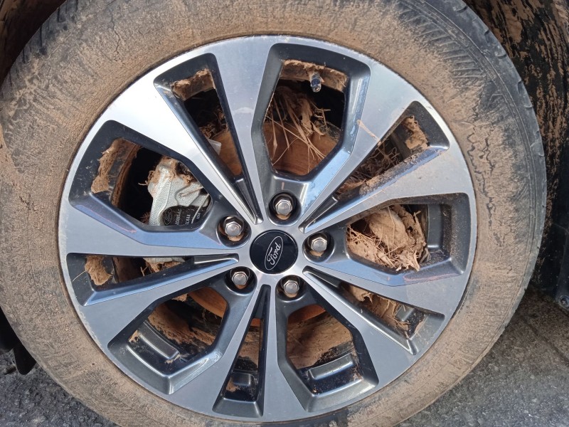 ford tourneo courier del año 2024