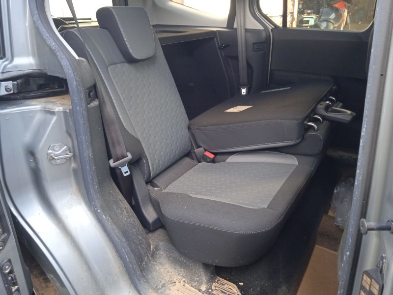 ford tourneo courier del año 2024