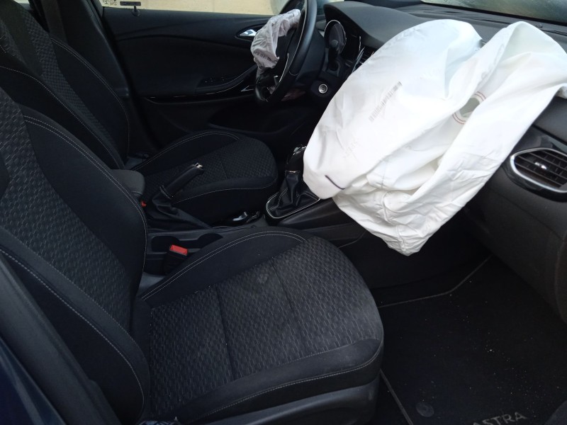 opel astra k sports tourer (b16) del año 2017