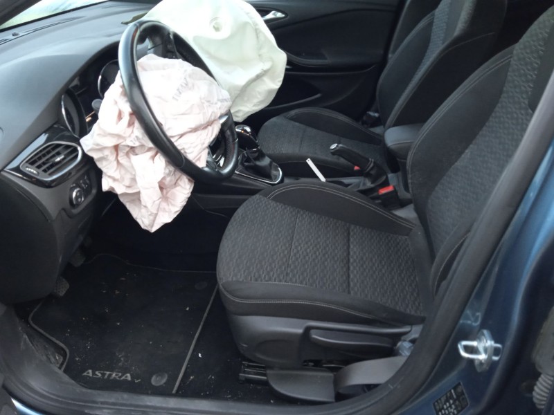 opel astra k sports tourer (b16) del año 2017