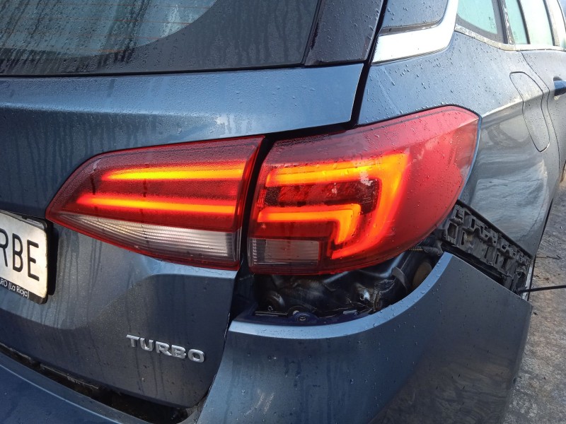 opel astra k sports tourer (b16) del año 2017