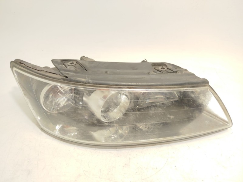 Recambio de faro derecho para hyundai sonata v (nf) 2.0 crdi referencia OEM IAM 921023K020  