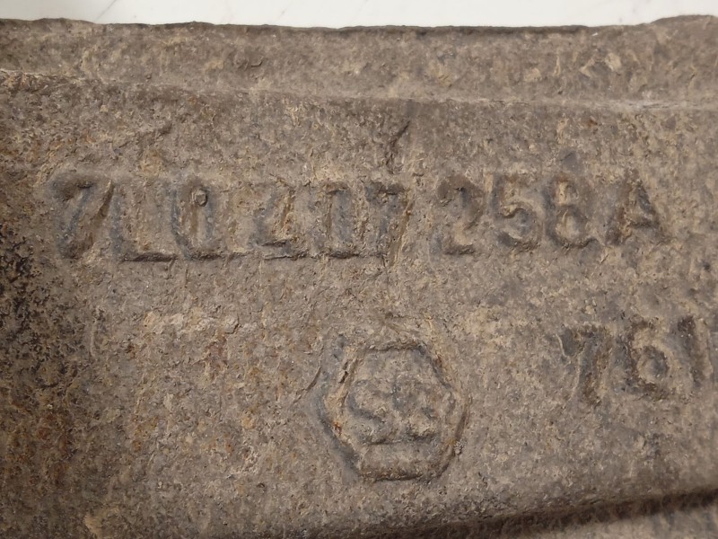 Recambio de mangueta delantera derecha para audi q7 (4lb) 3.0 tdi quattro referencia OEM IAM 7L0407256A  