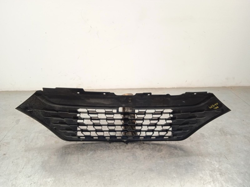 Recambio de rejilla delantera para iveco daily vi furgoneta 35s16, 35c16, 70c16 referencia OEM IAM 5802799778  