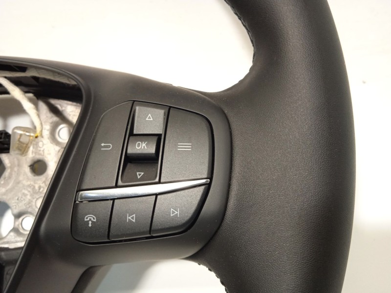 Recambio de volante para ford tourneo courier 1.0 ecoboost referencia OEM IAM R2X63600CC3UAW 2758423 