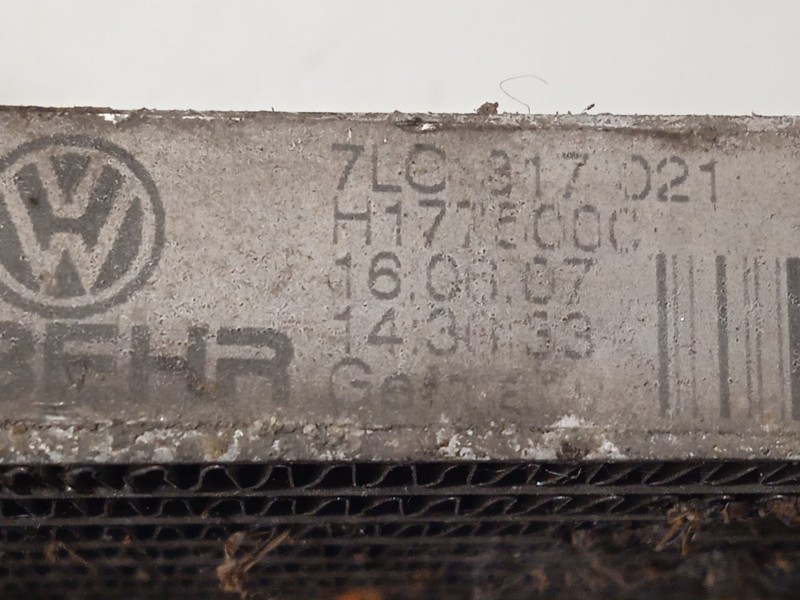 Recambio de radiador aceite para audi q7 (4lb) 3.0 tdi quattro referencia OEM IAM 7L0317021C  