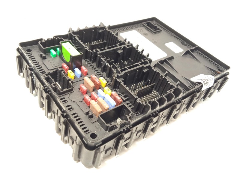 Recambio de caja reles / fusibles para ford tourneo courier 1.0 ecoboost referencia OEM IAM NU5T15604BCAG 2817786 F005V04266
