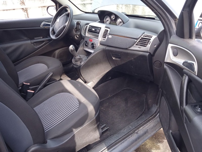 lancia ypsilon (843_) del año 2008