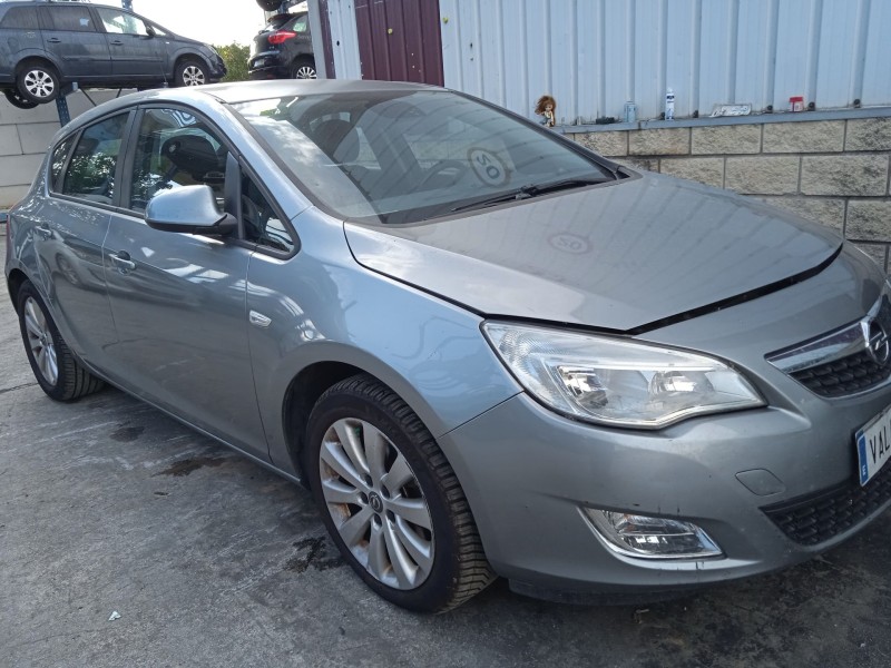 opel astra j (p10) del año 2010