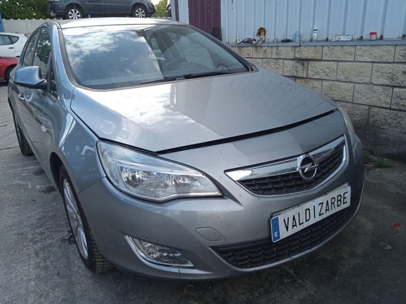 opel astra j (p10) del año 2010