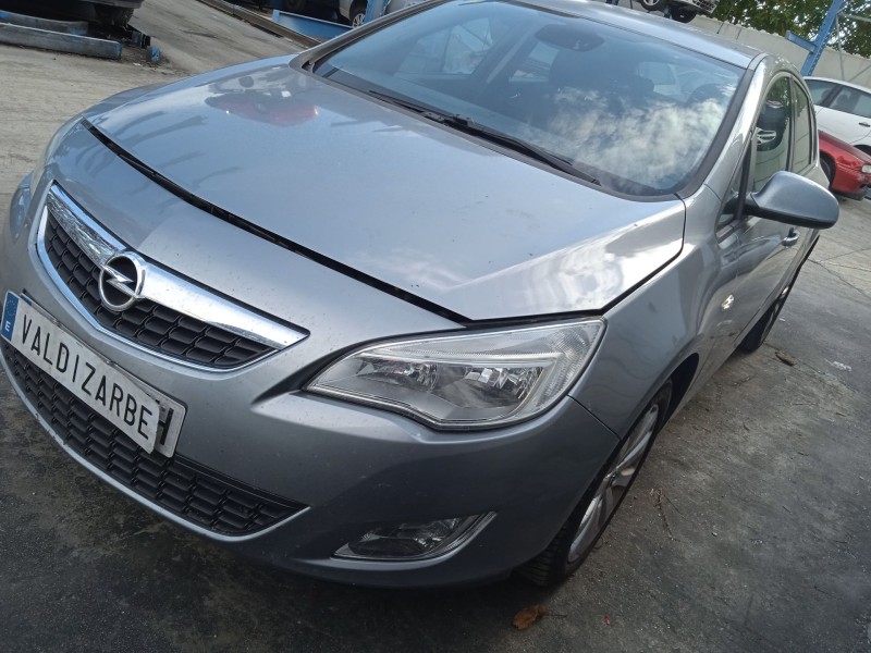 opel astra j (p10) del año 2010