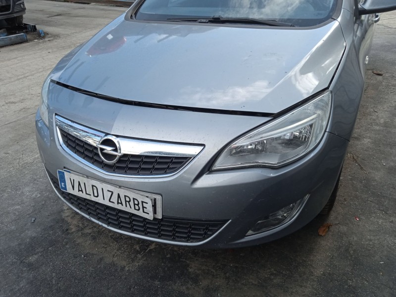 opel astra j (p10) del año 2010