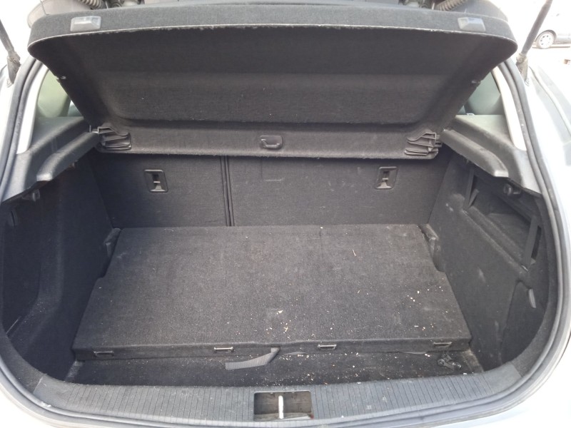 opel astra j (p10) del año 2010